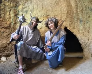 במערות המסתור פסטיבל המכבים (צילום: שחר כהן)