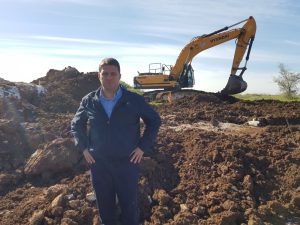 ראש העיר חיים ביבס בשכונת מורשת (צילום: דוברות עיריית מודיעין מכבים רעות)