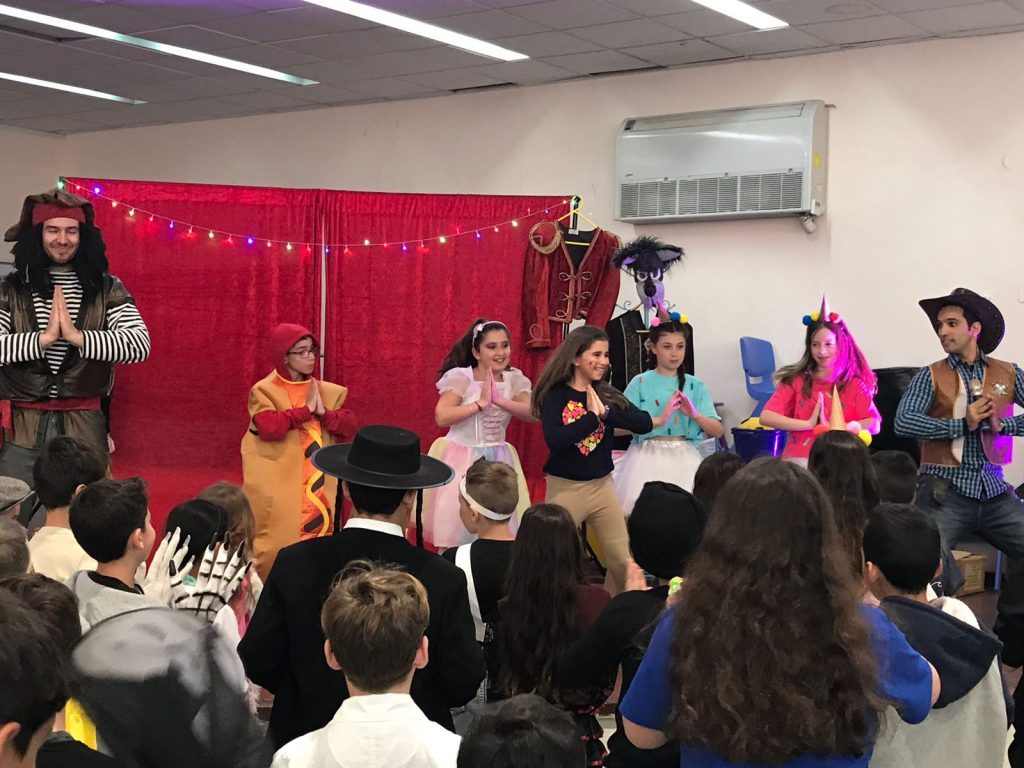 פורים בבית הספרמעוז המכבים (צילום: דוברות עיריית מודיעין מכבים רעות)