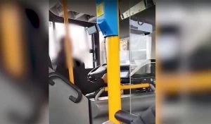 תיעוד מתוך האוטובוס (צילום: דוברות המשטרה)