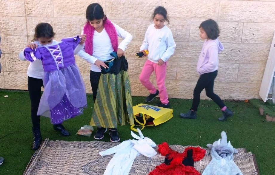 יריד תחפושות יד שנייה במודיעין (צילום: דוברות עיריית מודיעין)