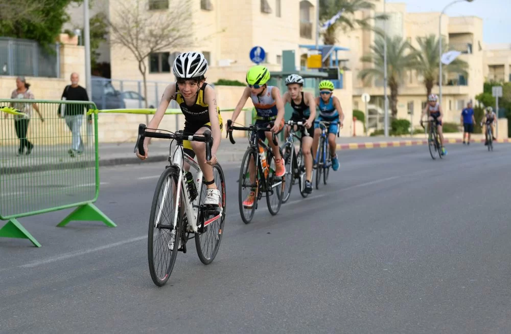 טריאתלון הילדים והנוער במודיעין (צילום: חורחה נובומינסקי)