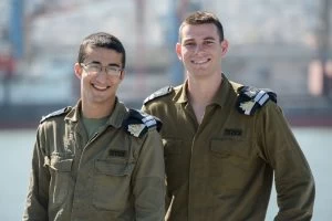 סגן ארבל שקד וסגן אביחי טובי (צילום: דובר צה"ל)