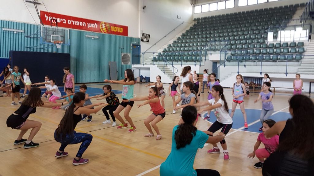 סדנתאקסטרים על גלגיליות (צילום: דוברות עיריית מודיעין מכבים רעות)