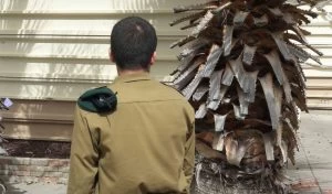 טוראי ע', מסיים קורס סייבר (צילום: דובר צה"ל)