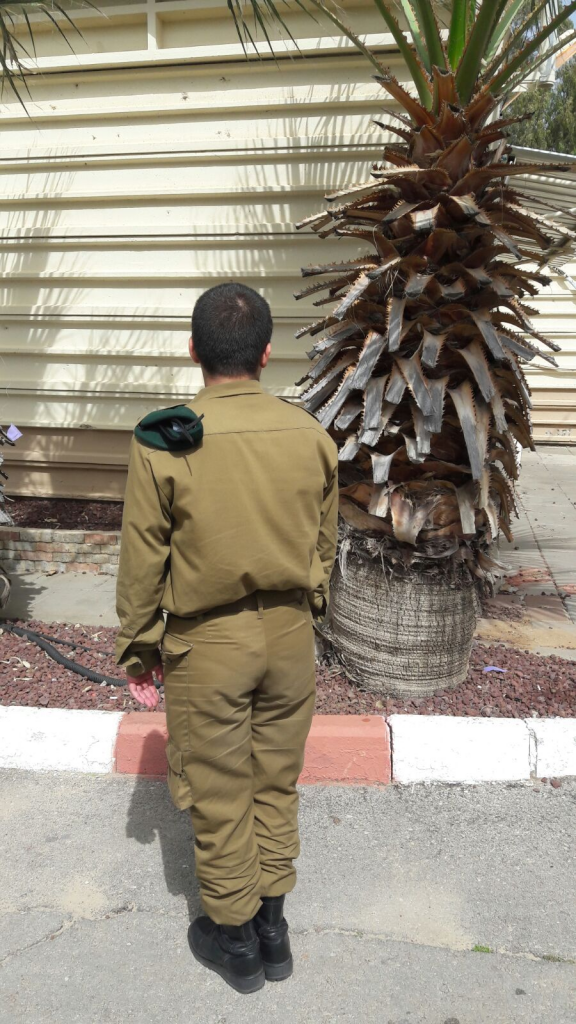 טוראי ע', מסיים קורס סייבר (צילום: דובר צה"ל)