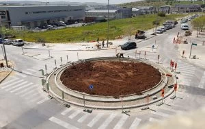 כיכר האופה-קדר במרכז עינב (צילום: עיריית מודיעין, מכבים רעות)