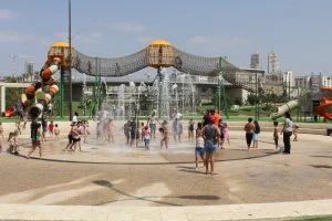 המזרקות בפארק ענבה (צילום: דוברות עיריית מודיעין מכבים רעות)