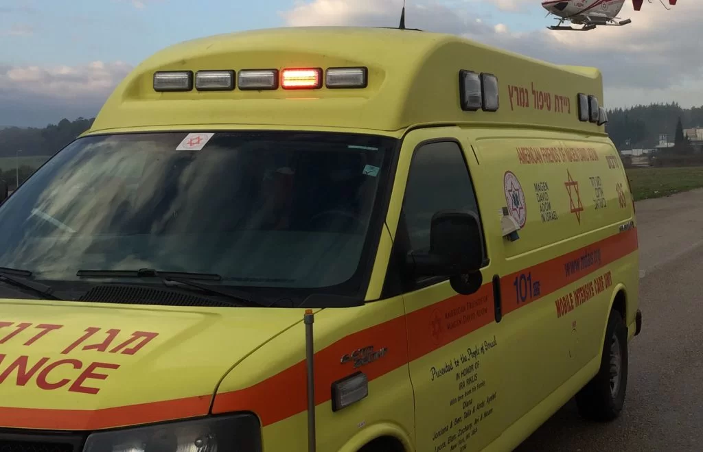 ניידת טיפול נמרץ של מד"א, אמבולנס (צילום: עודאי בסול)