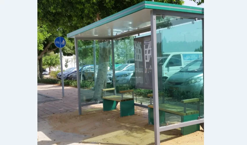 תחנת האוטובוס החדשה בשדרה המרכזית בפארק הטכנולוגי (צילום: דוברות עיריית מודיעין מכבים רעות)