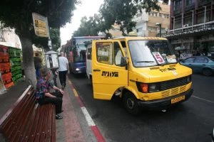 מונית שירות בתל אביב, בקרוב במודיעין (צילום: אסף עברון)