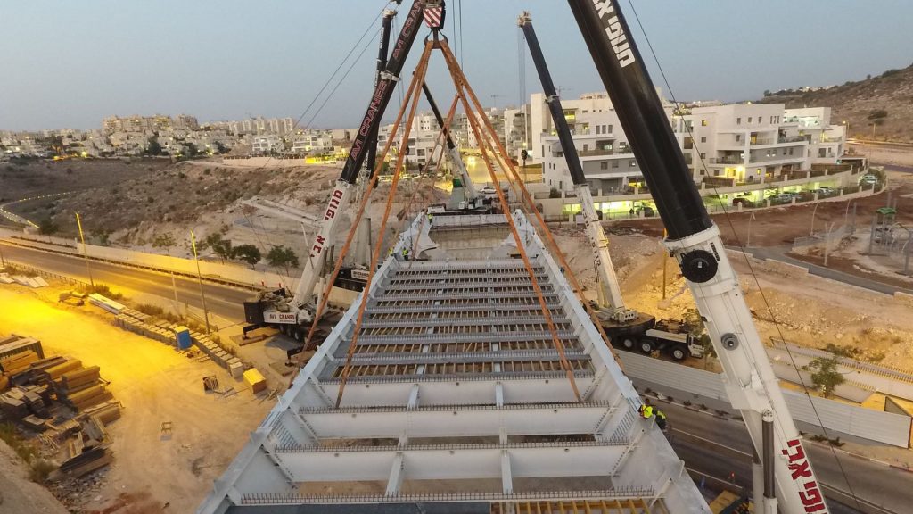 הגשר בין שכונת נופים לשכונת ציפורים (צילום: דוברות עיריית מודיעין מכבים רעות)