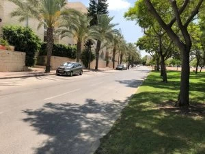 רחוב עמק החולה, שכונת הנחלים (צילום: סיון דוניצה)
