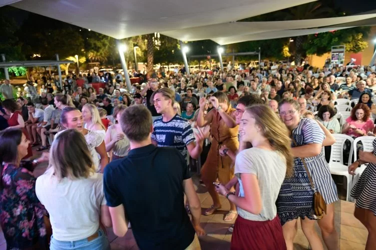 מתוך חגיגת ט"ו באב עם כרמי שימרון (צילום: חורחה נובומינסקי)
