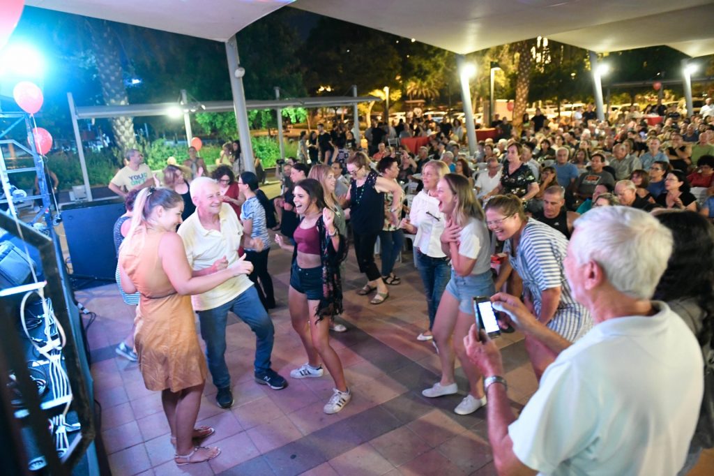 מתוך חגיגת ט"ו באב עם כרמי שימרון (צילום: חורחה נובומינסקי)