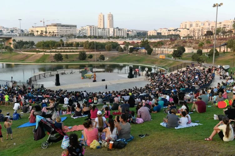 סבא טוביה בפארק (צילום: חורחה נובומינסקי)