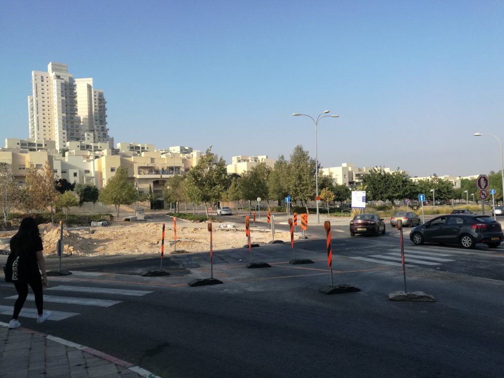 כיכר דם המכבים אדמונית (צילום: דוברות עיריית מודיעין מכבים רעות)