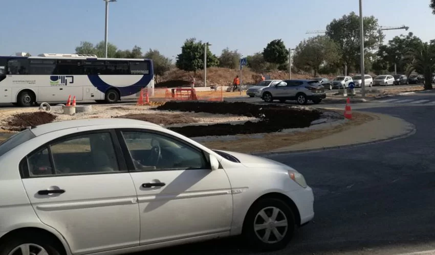 כיכר דם המכבים אדמונית (צילום: דוברות עיריית מודיעין מכבים רעות)