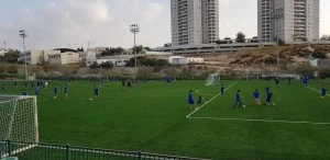 מגרש הכדורגל ברחוב עמק בית שאן, מודיעין (צילום: דוברות עיריית מודיעין מכבים רעות)