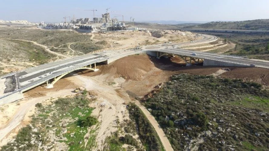 העבודות להקמת מחלף נופים לכביש 431 (צילום: דוברות עיריית מודיעין מכבים רעות)