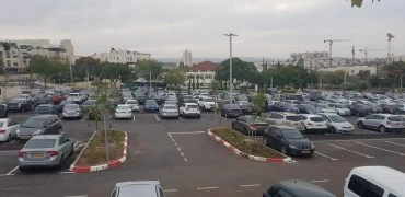 החניון מול העירייה (צילום: דוברות עיריית מודיעין מכבים רעות)