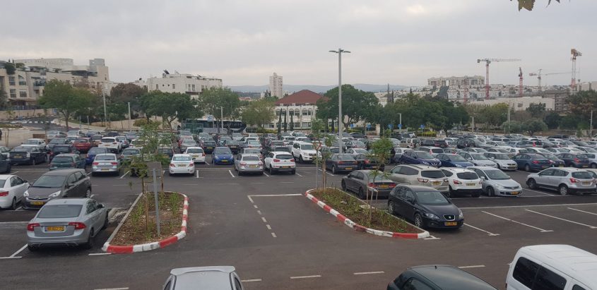 החניון מול העירייה (צילום: דוברות עיריית מודיעין מכבים רעות)