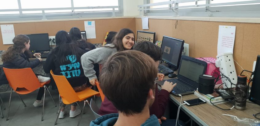 האקתון תלמידים (צילום: דוברות עיריית מודיעין מכבים רעות)
