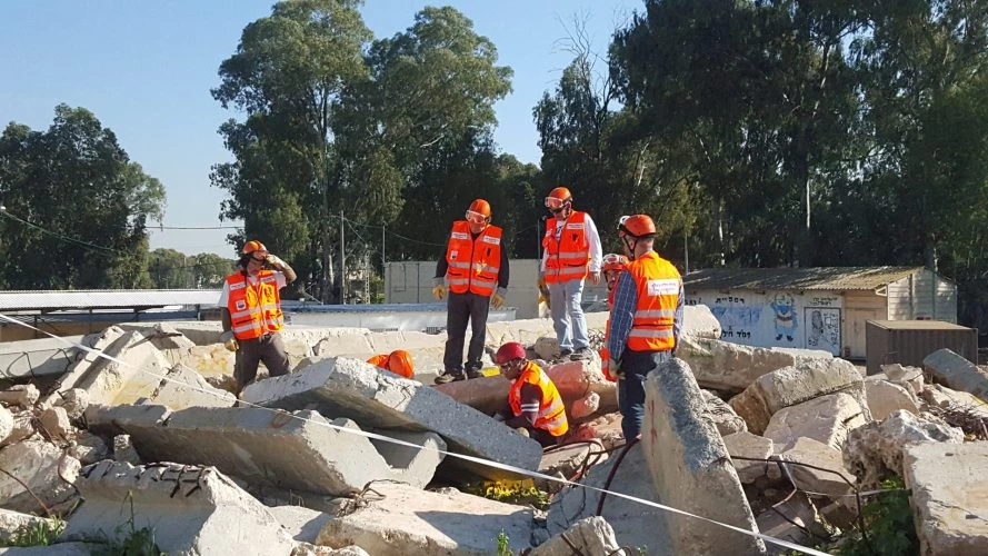 סיום קורס מתקדם של יחידת החילוץ וההצלה העירונית (צילום: דוברות עיריית מודיעין מכבים רעות)