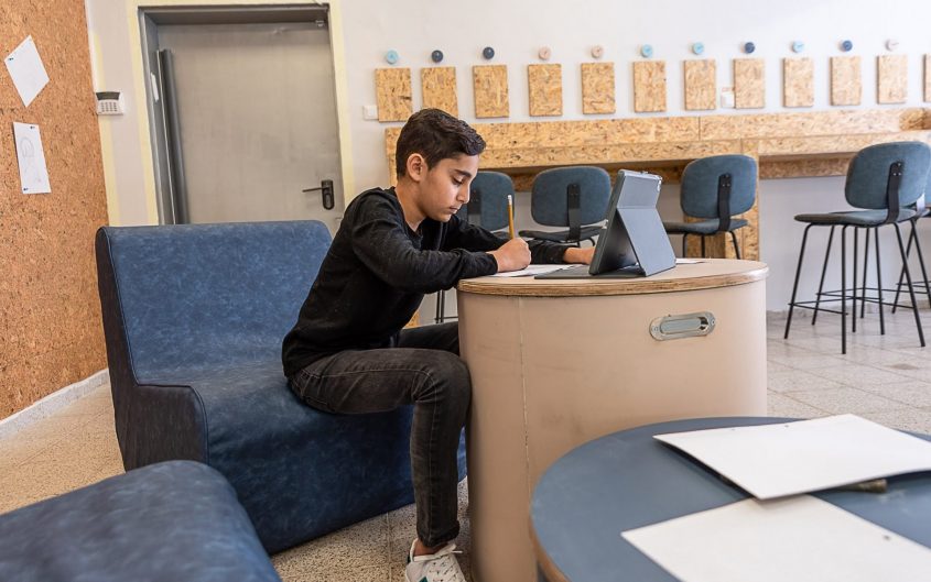מרחב הלימוד החדש בבית הספר עירוני ה' (צילום: דוברות עיריית מודיעין מכבים רעות)