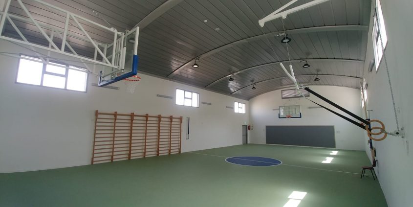 אולם הספורט בבית הספר ענבלים (צילום: דוברות עיריית מודיעין מכבים רעות)