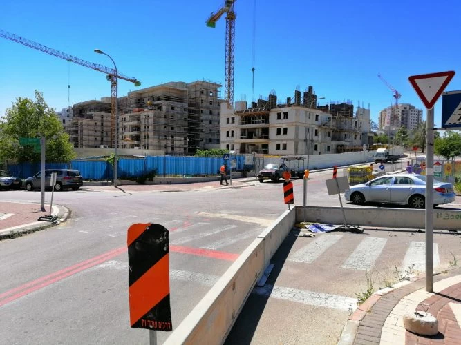 העבודות להקמת הכיכר החדשה בצומת הנביאים-אלישע הנביא (צילום: דוברות עיריית מודיעין מכבים רעות)