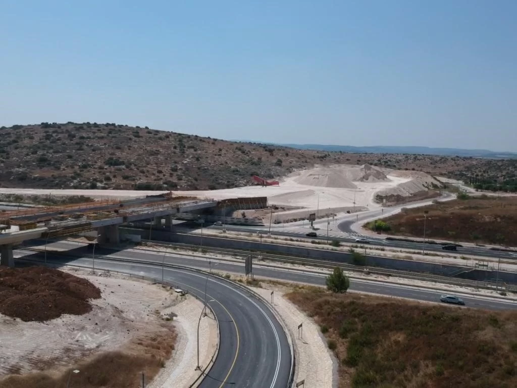ציר הגישה מ-431 לשכונת נופים (צילום: דוברות עיריית מודיעין מכבים רעות)