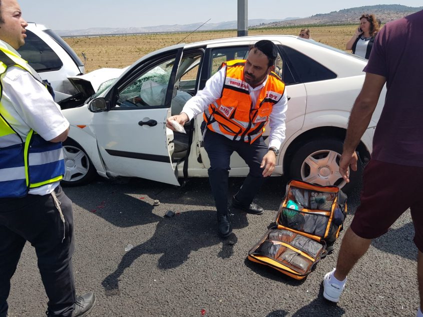התאונה בכביש 1, מחלף לטרון (צילום: דוברות איחוד הצלה)