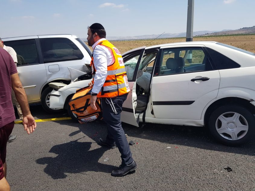 התאונה בכביש 1, מחלף לטרון (צילום: דוברות איחוד הצלה)