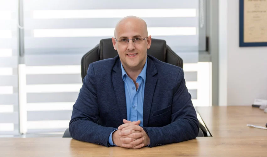 רו"ח צחי מנע (צילום: אורן קן)