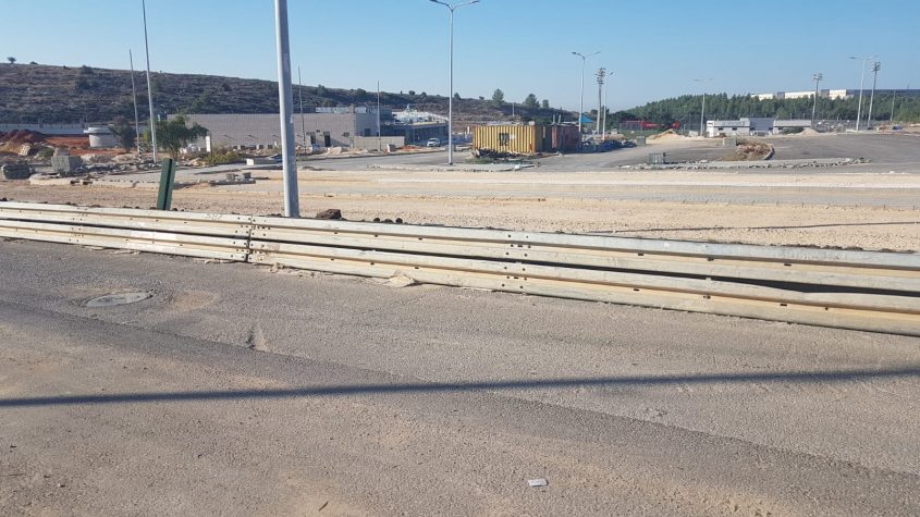 העבודות להרחבת הכביש בפארק הטכנולוגי (צילום: איילת דודיק)