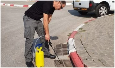 פעולות הדברה במודיעין (צילום: דוברות עיריית מודיעין מכבים רעות)