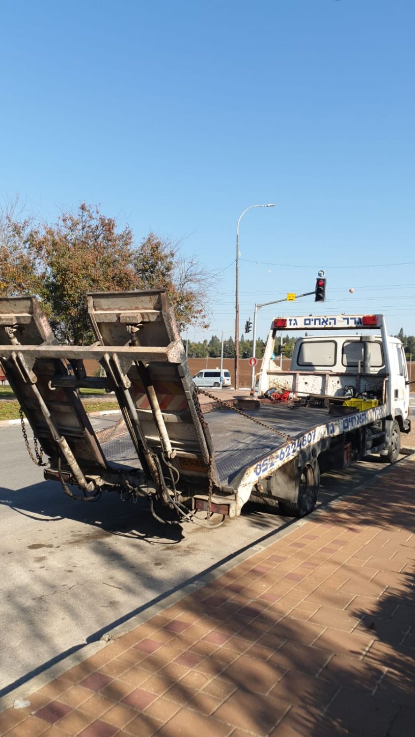המשאית לאחר שהוחזרה (צילום: פרטי)