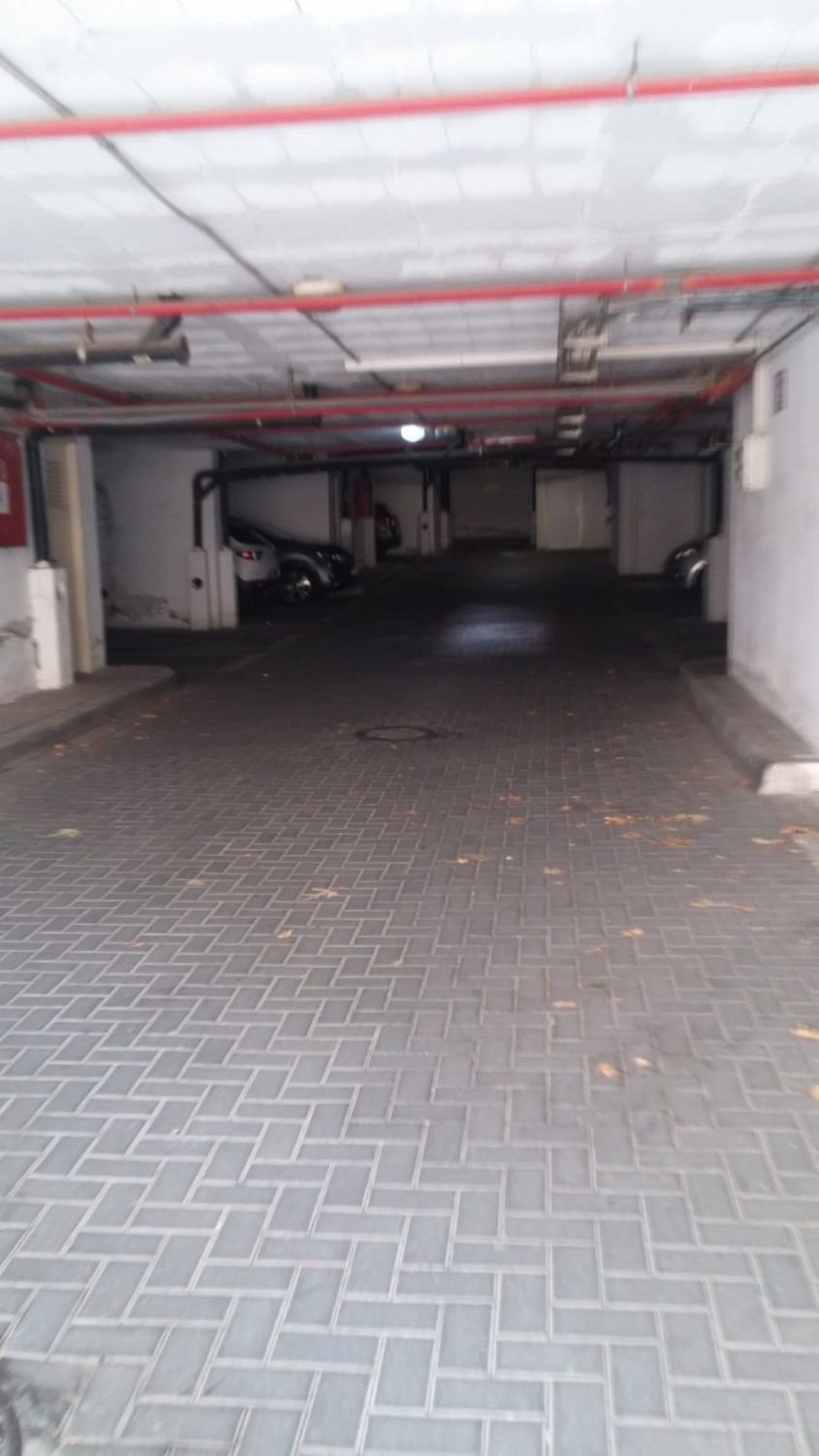 החניון ברחוב עמק האלה (צילום: רוני שאער)