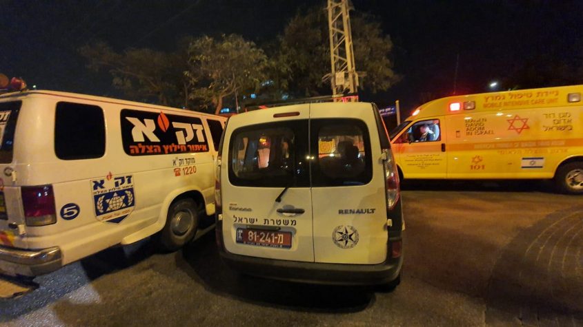 זירת התאונה במודיעין עילית (צילום: ישראל שפריי)