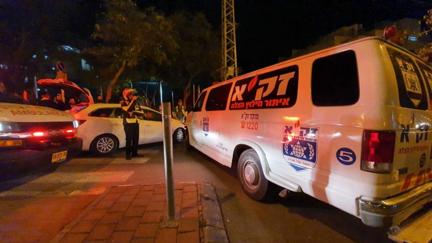זירת התאונה במודיעין עילית (צילום: ישראל שפריי)
