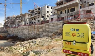 סמוך לאתר הבנייה במודיעין עילית שבו נפל הפועל (צילום: תיעוד מבצעי מד"א)