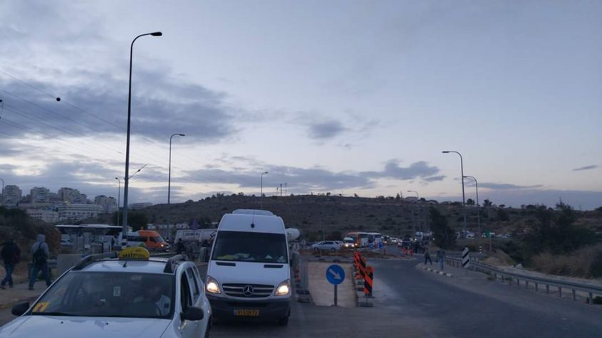 פקקים בכביש 446 (צילום: תקועים בכביש 446)