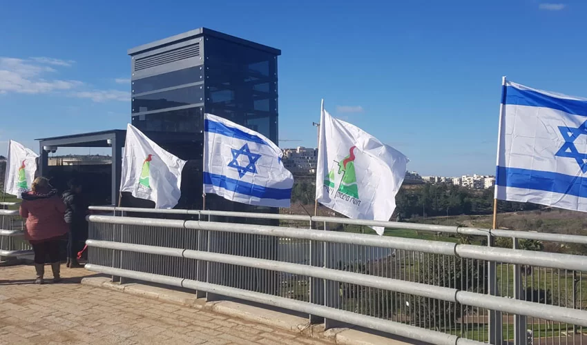 המעלית החדשה בפארק ענבה (צילום: דוברות עיריית מודיעין מכבים רעות)