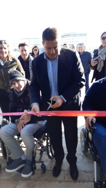 ראש העיר חיים ביבס, הבוקר בפארק ענבה - טקס החניכה של המעלית (צילום: דוברות עיריית מודיעין מכבים רעות)