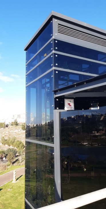 המעלית החדשה בפארק ענבה (צילום: דוברות עיריית מודיעין מכבים רעות)