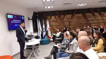 חלוקת מלגות לסטודנטים במודיעין - שנת 2020 (צילום: דוברות עיריית מודיעין מכבים רעות)