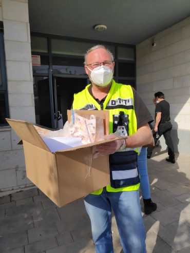 מתנדבי ידידים בעת משבר הקורונה (צילום: ארגון ידידים)