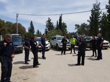 יער בן שמן, מבלים מפרים את הגבלות הקורונה (צילום: דוברות המשטרה)