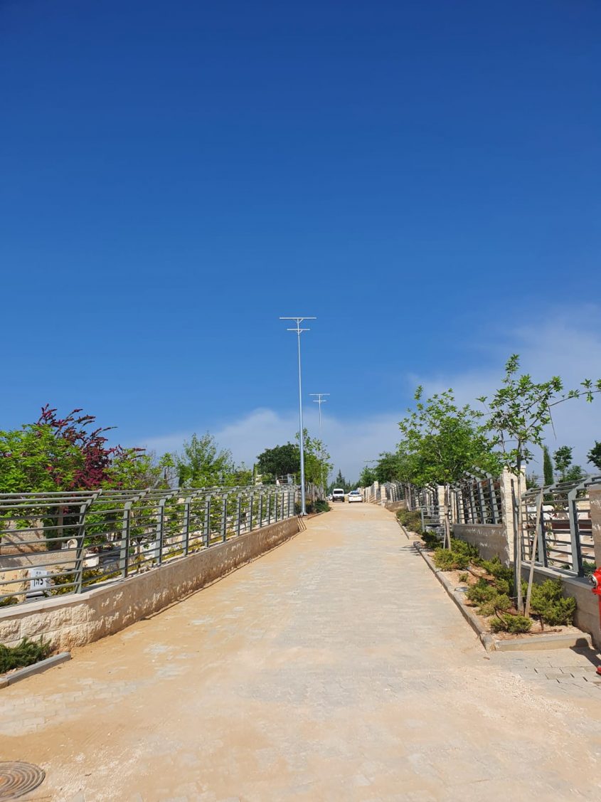 רחבת הטקסים, בית העלמין הצבאי במודיעין (צילום: דוברות עיריית מודיעין מכבים רעות)